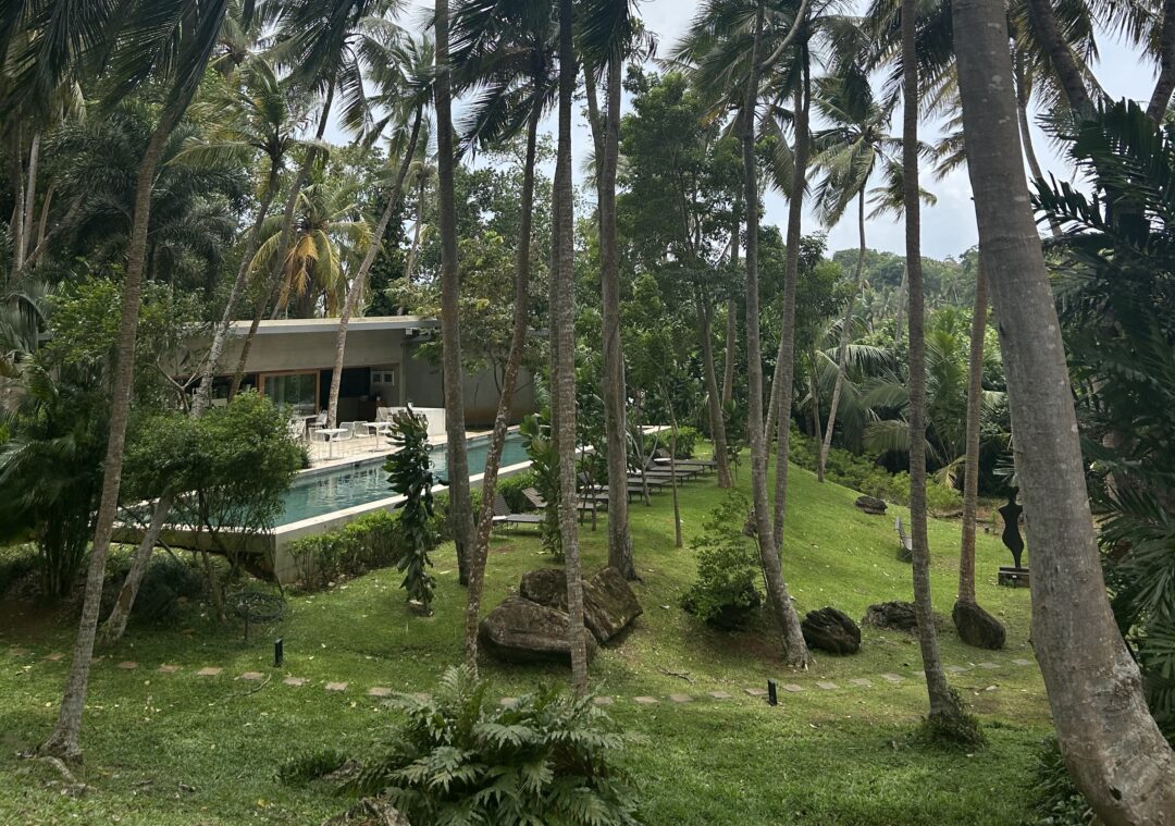 Kurulu Bay is a private sanctuary built alongside Koggala Lake in the South of Sri Lanka